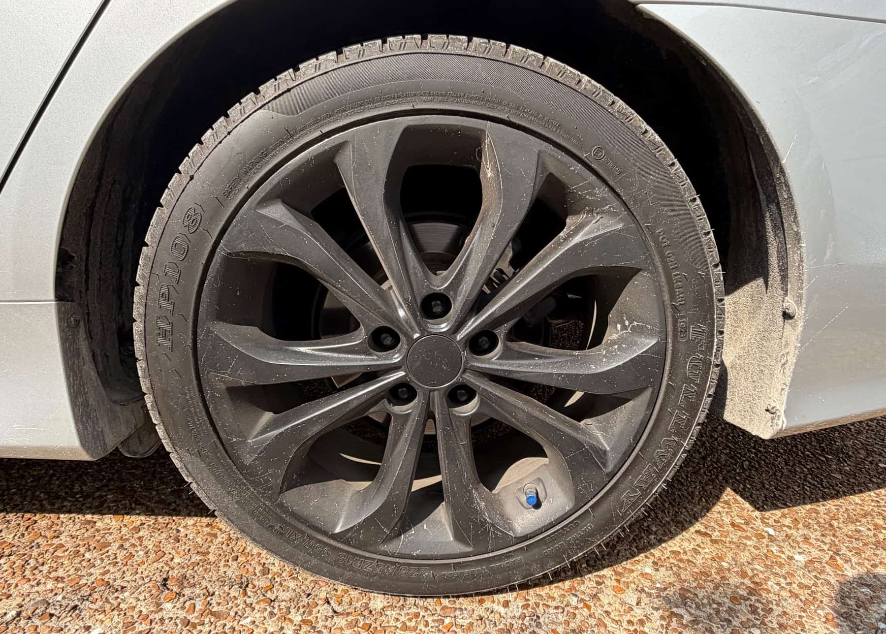 Sonata wheel with brake dust before cleaning