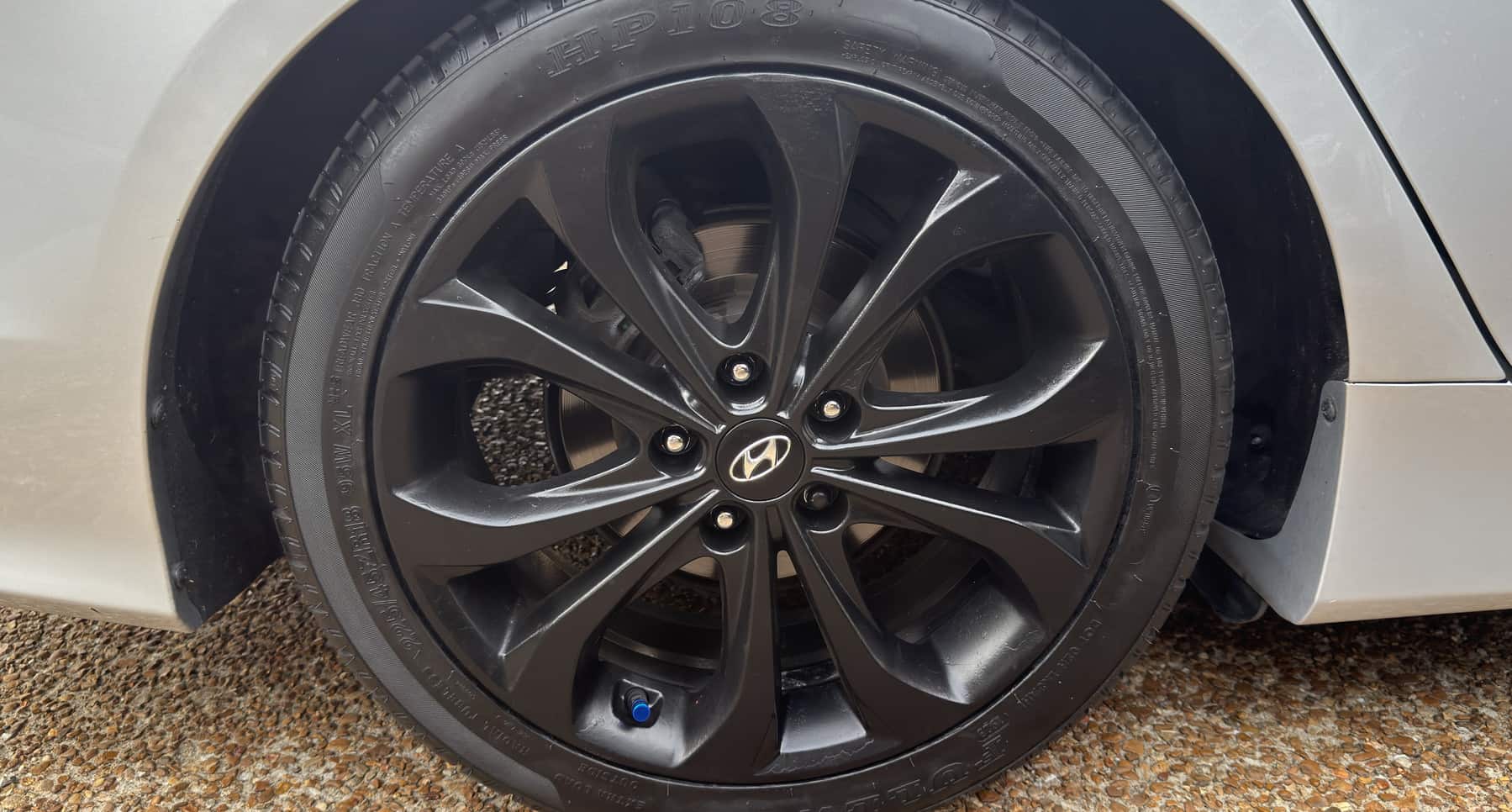 Cleaned Sonata wheel with dressed tire